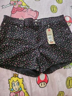 Black Floral Women’s Shorts - Small Rose Print